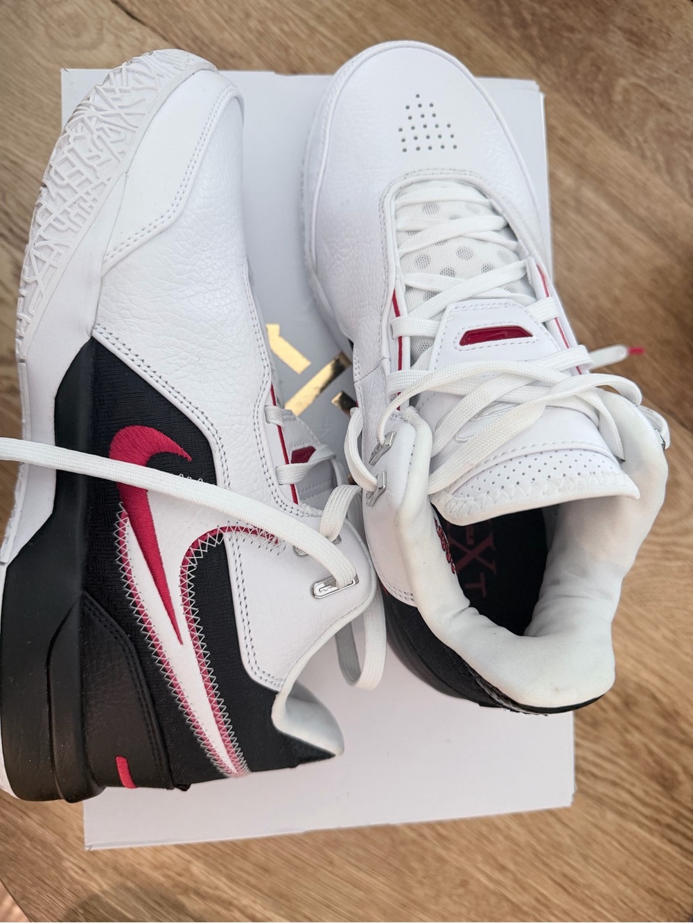 Nike LEBRON White Black Red Sneakers